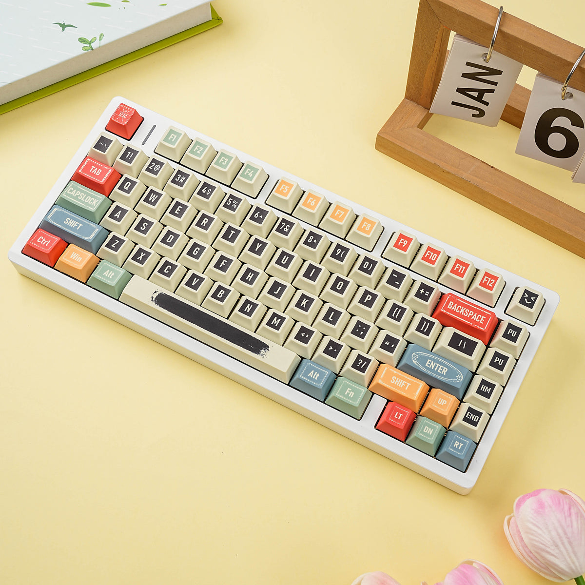 美式复古 keycap set lifestyle photo