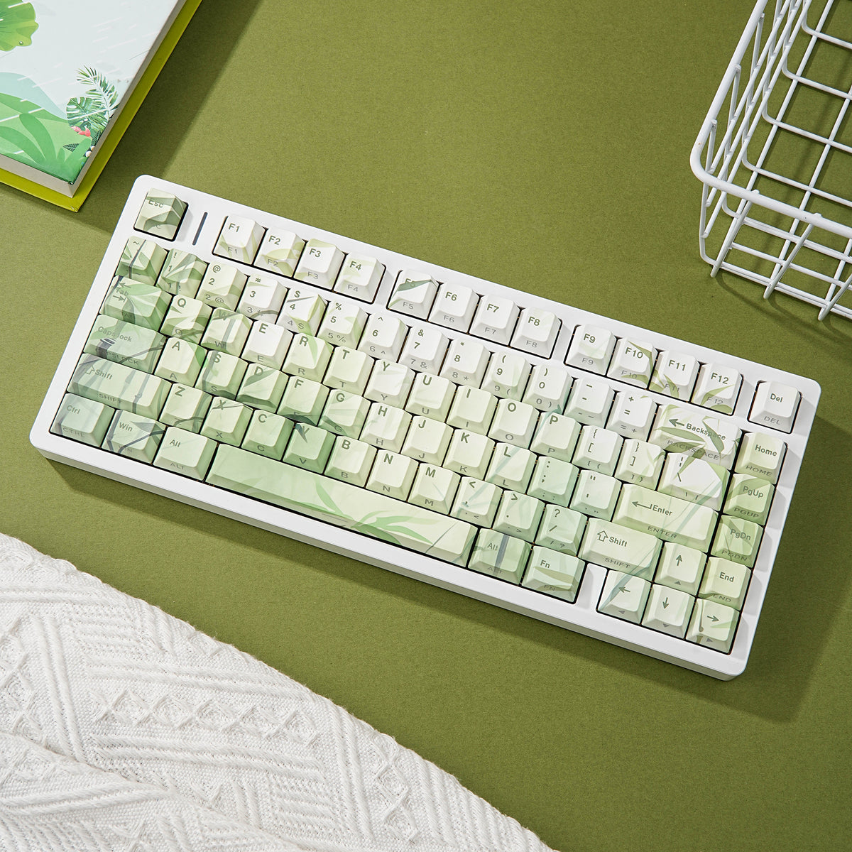 竹林 keycap set lifestyle photo