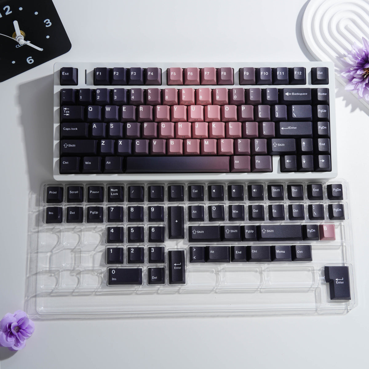 黑莓 keycap set lifestyle photo