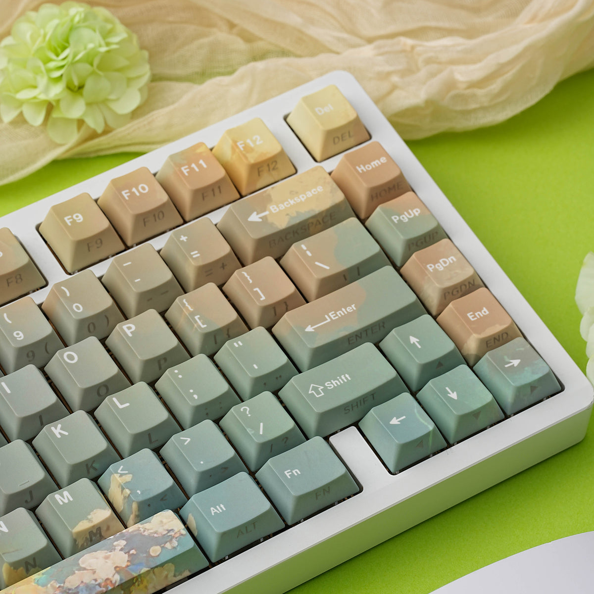 花岚 keycap set lifestyle photo