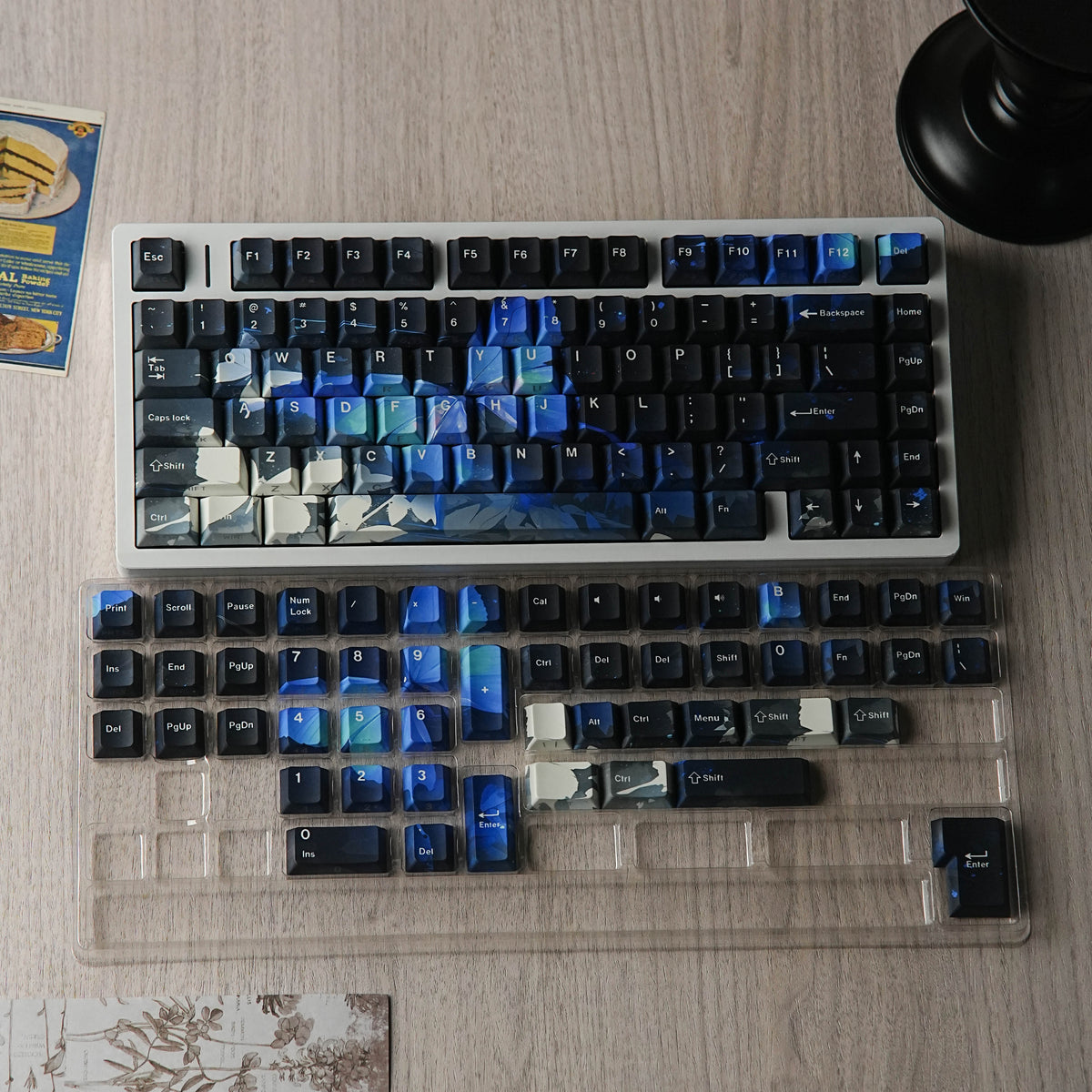 JCM蝴蝶 keycap set lifestyle photo