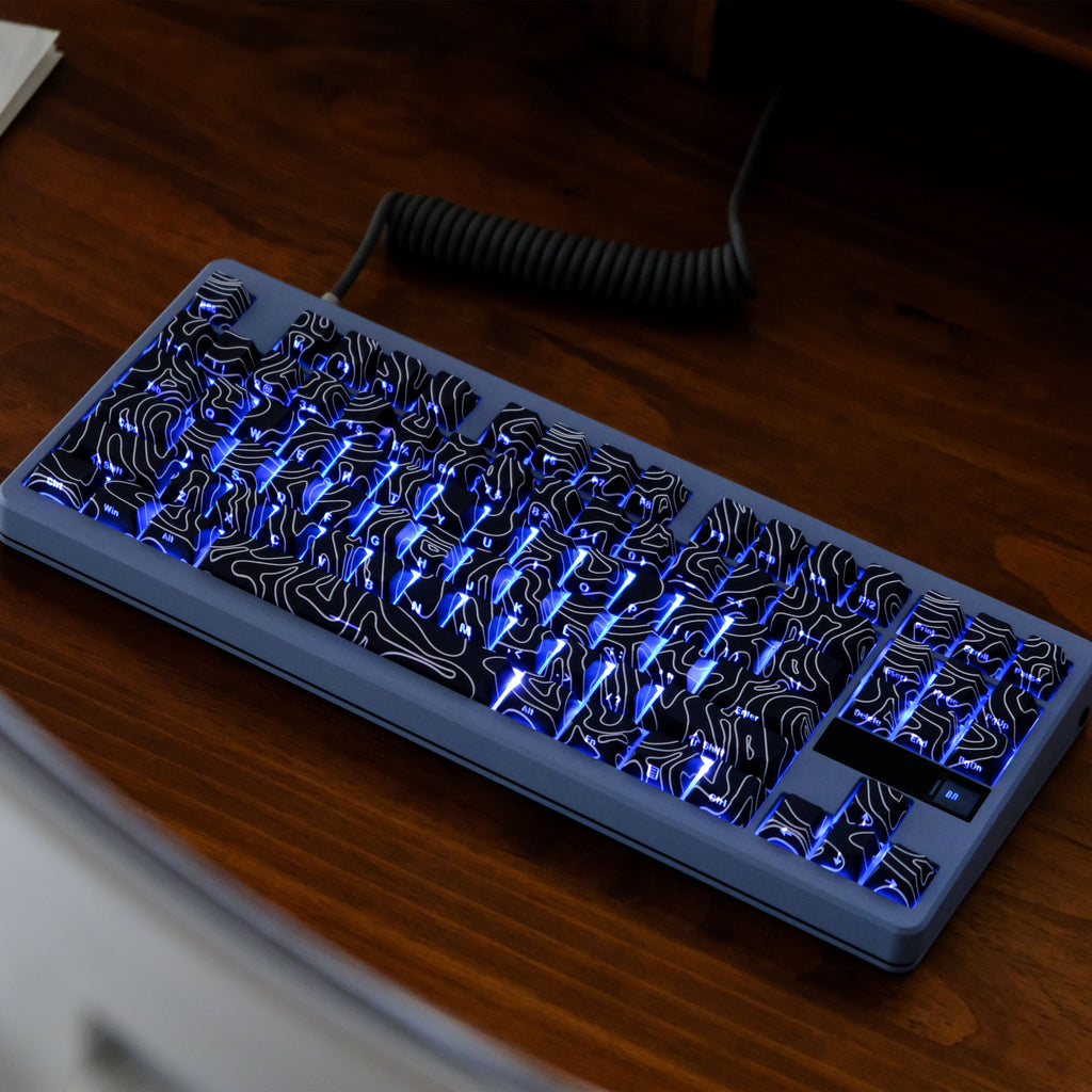 等高线 keycap set lifestyle photo