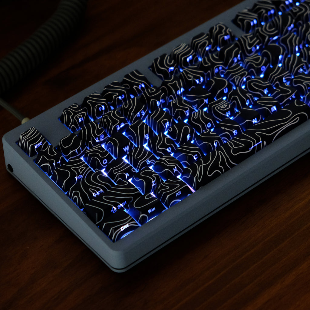 等高线 keycap set lifestyle photo