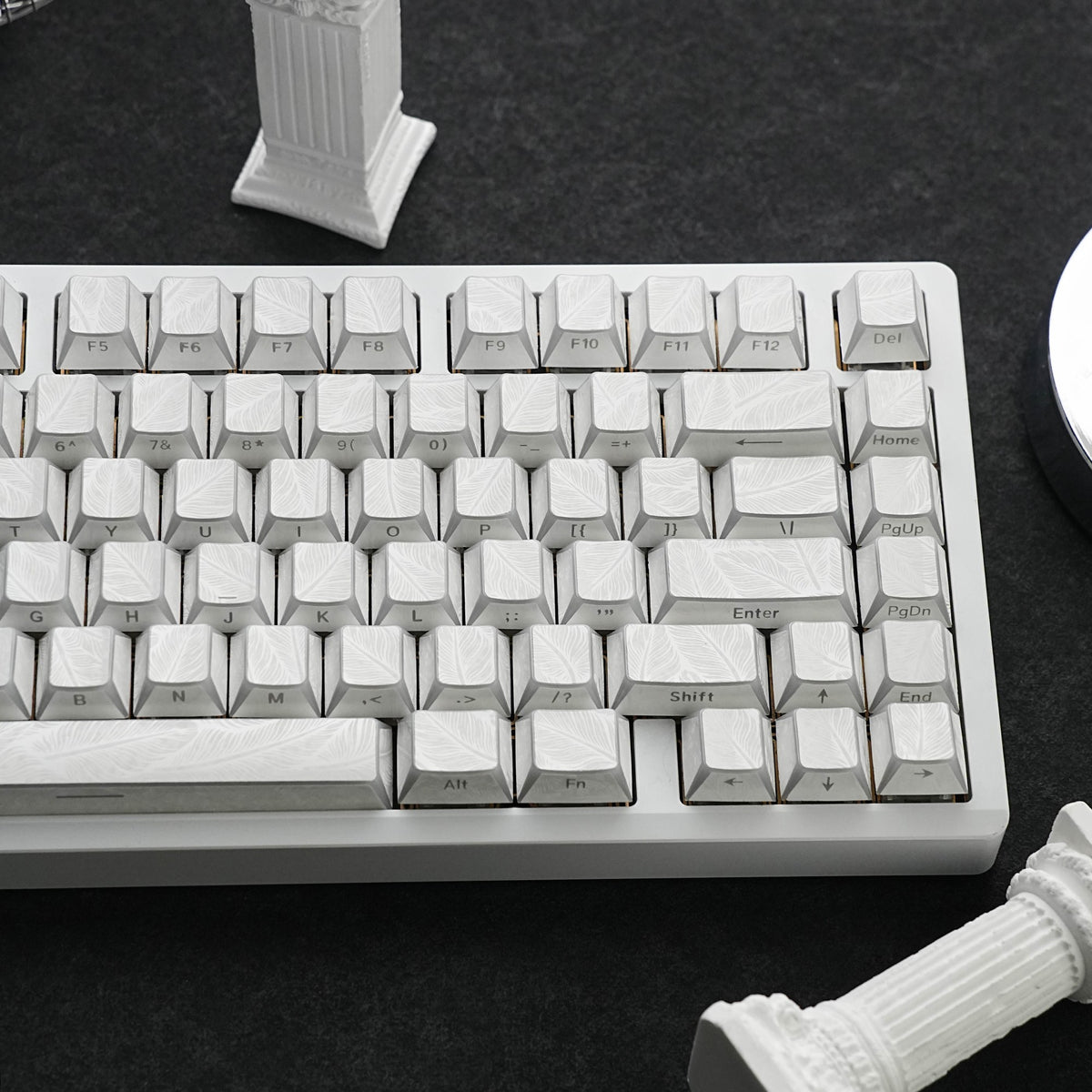 Jaycomia Feather White Cherry LAS PBT keycap set
