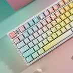 马卡龙 keycap set lifestyle photo