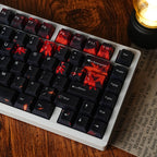 枫叶 keycap set lifestyle photo