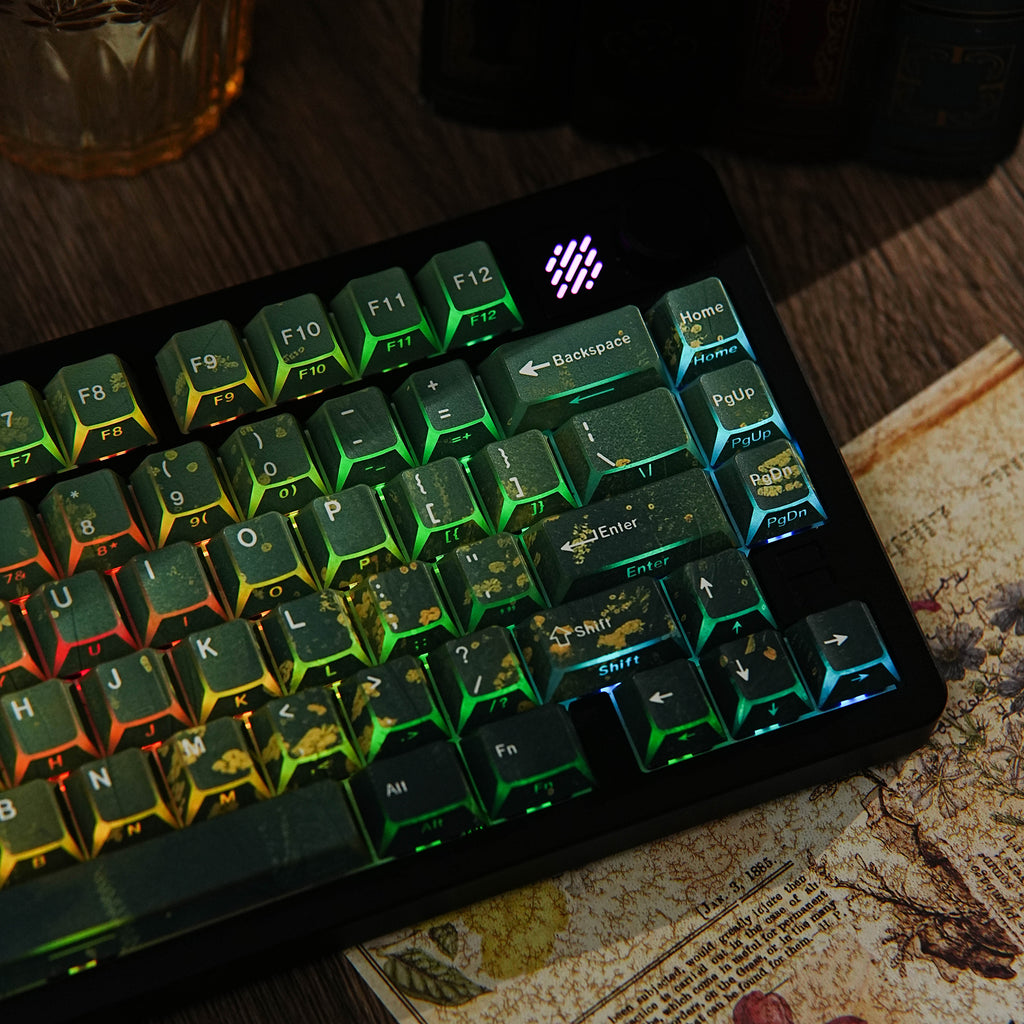 盛夏 keycap set lifestyle photo