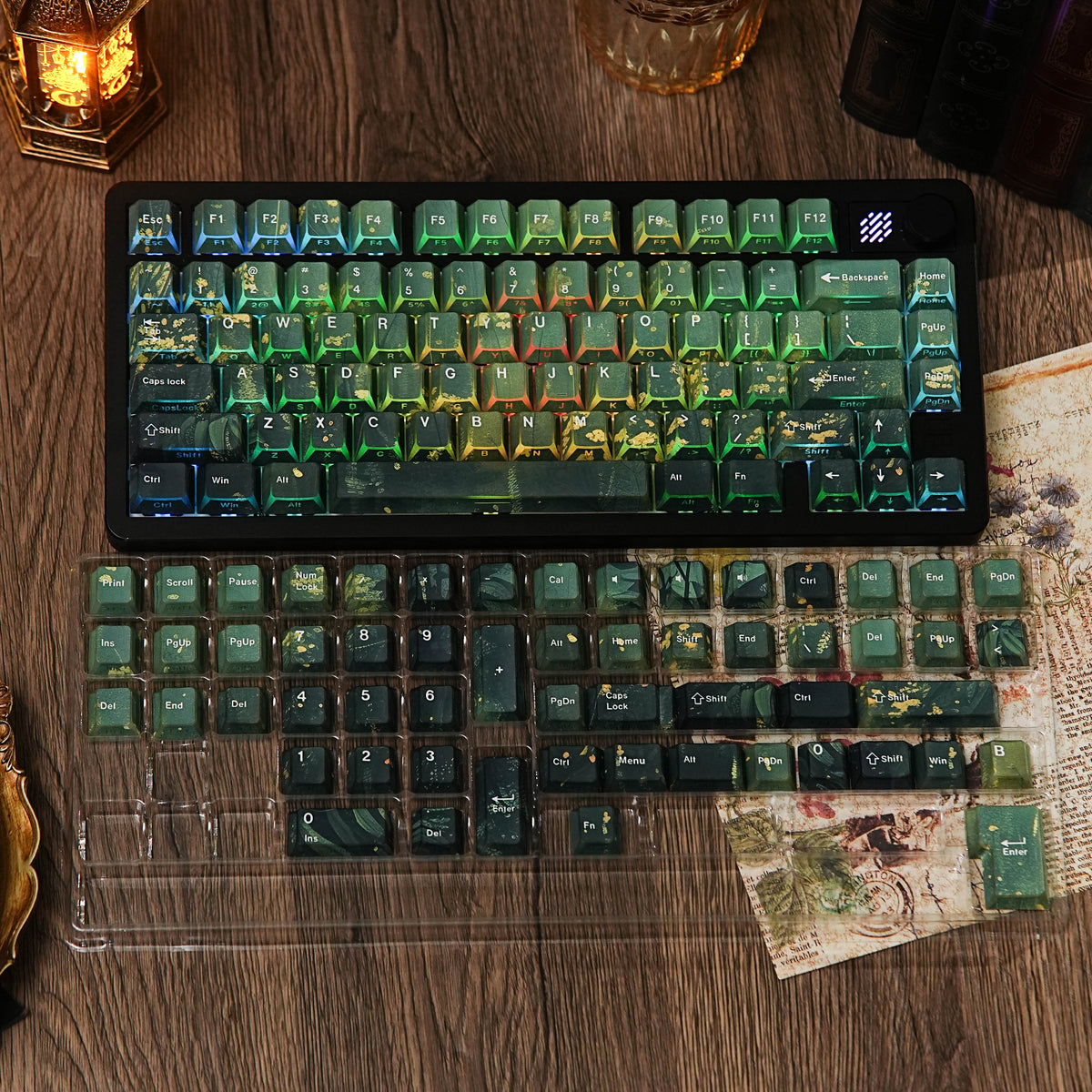 盛夏 keycap set lifestyle photo