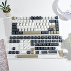 橄榄 keycap set lifestyle photo