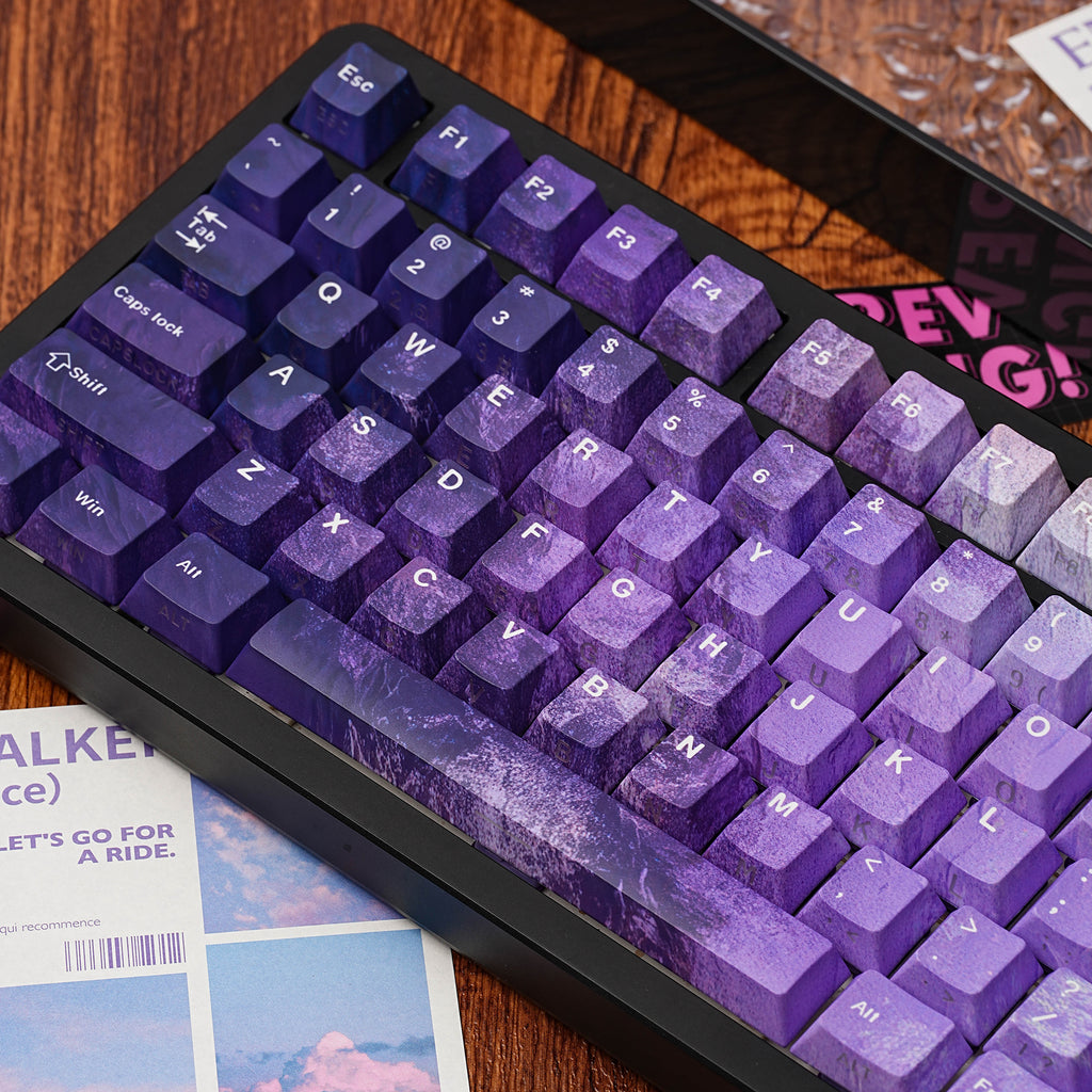 紫暮 keycap set lifestyle photo