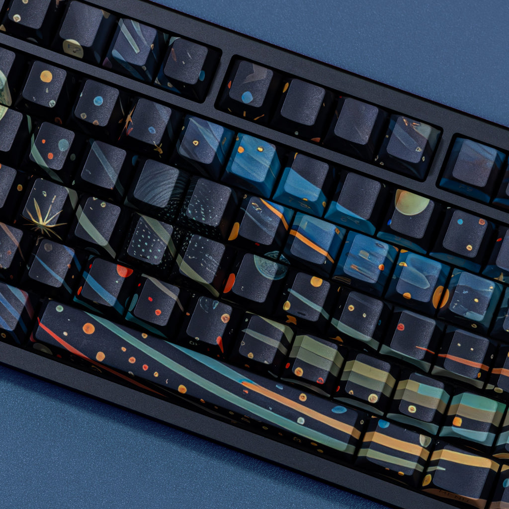 星空 keycap set lifestyle photo
