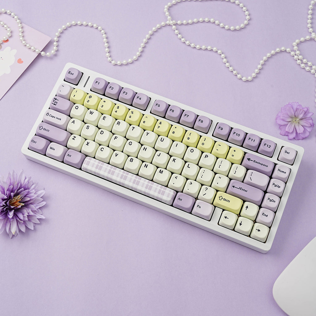芋泥奶方 keycap set lifestyle photo
