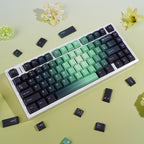 青漪 keycap set lifestyle photo