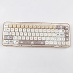 冬日喵喵 keycap set lifestyle photo